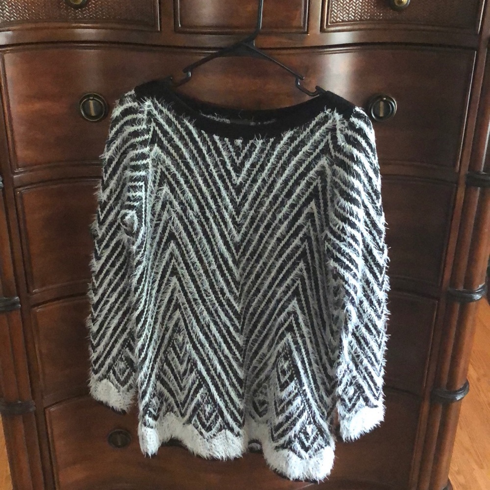 Rafaella black and white sweater